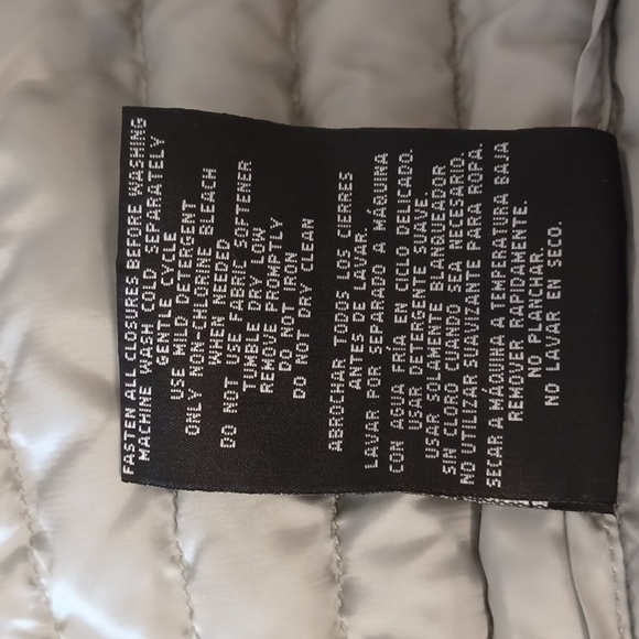 32 degrees, sz M, gray puffer vest, full zip with 2 pockets. - Picture 8 of 8